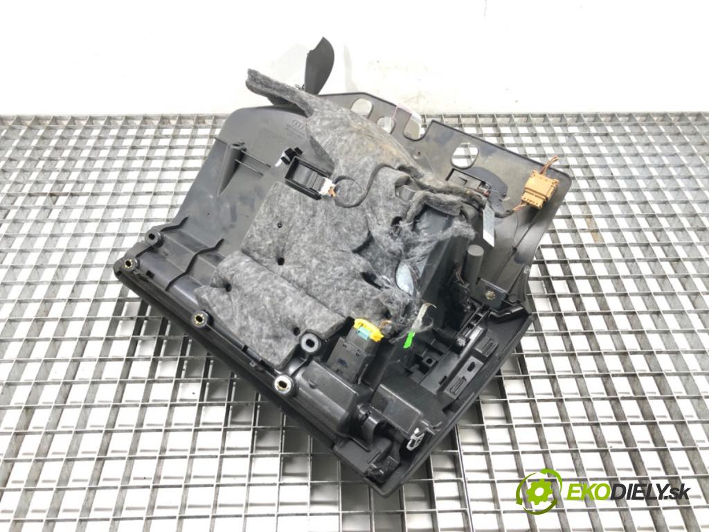 AUDI A4 B8 Avant (8K5) 2007 - 2015    2.0 TDI 105 kW [143 KM] olej napędowy 2008 - 2015  Priehradka, kastlík spolujazdca  (Priehradky, kastlíky)