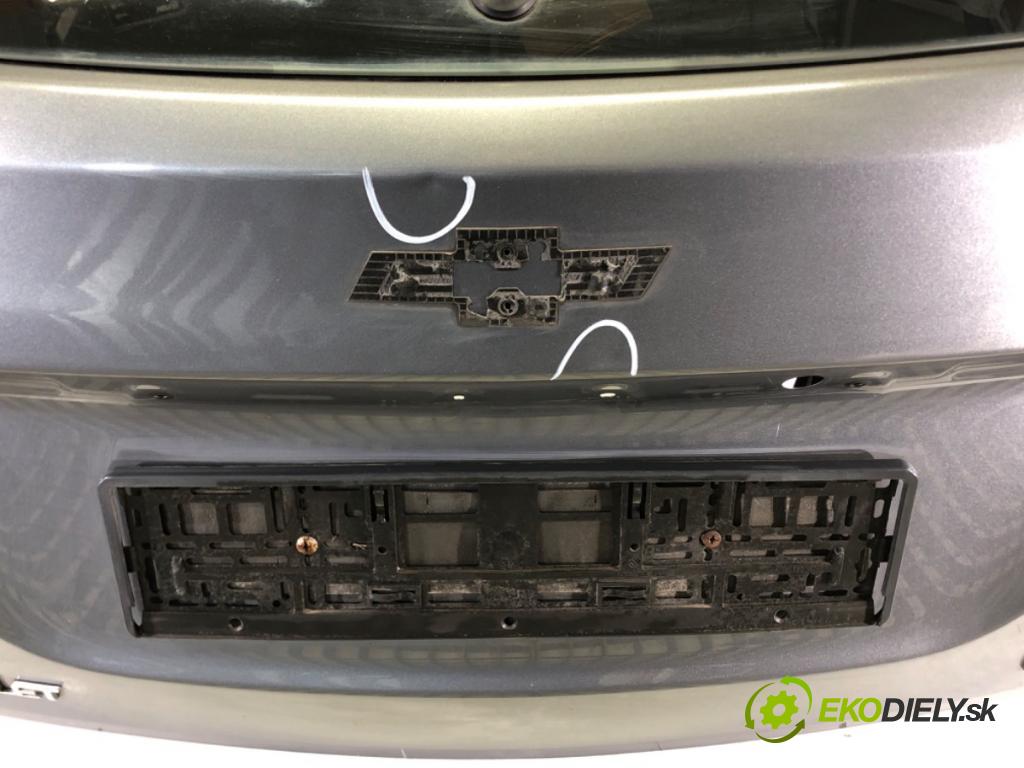 CHEVROLET CRUZE sedan 2013 74 kW 1.4 1398 kapota zad