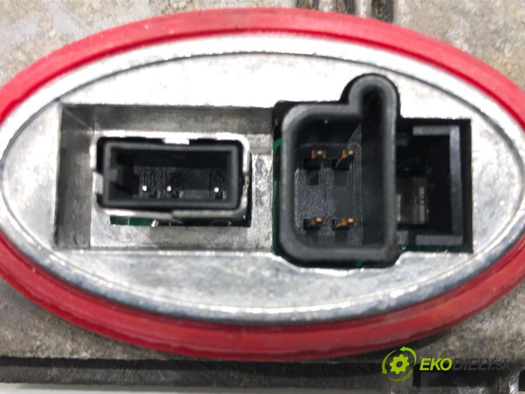 HYUNDAI i40 I (VF) 2012 - 2022    1.7 CRDi 100 kW [136 KM] olej napędowy 2012 - 2022  Menič XENON 3Z921-01700 (Riadiace jednotky xenónu)