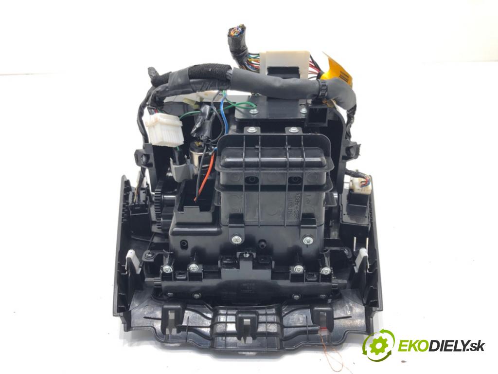 HYUNDAI i40 I (VF) 2012 - 2022    1.7 CRDi 100 kW [136 KM] olej napędowy 2012 - 2022  Priehradka, kastlík stredový interiéru 84630-3Z450