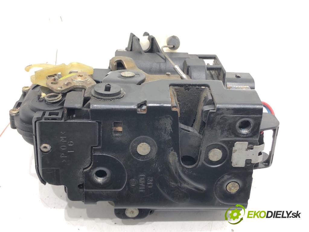 VW BORA I (1J2) 1998 - 2013    2.0 85 kW [115 KM] benzyna 1998 - 2013  zámok dveře levý zadní část 