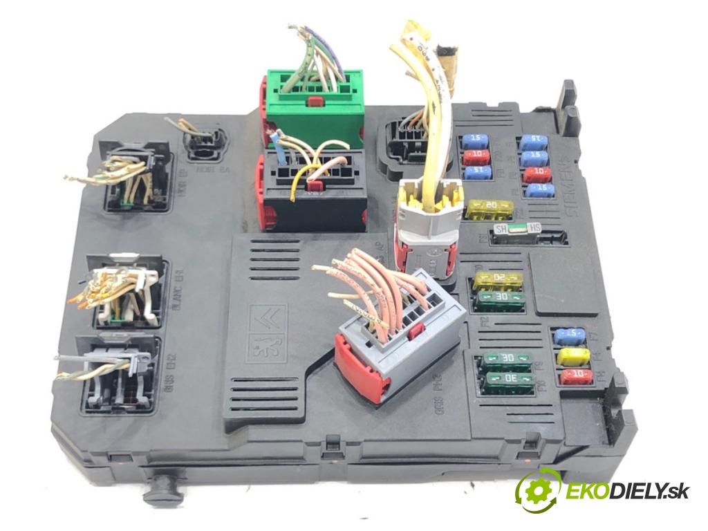 PEUGEOT 407 (6D_) 2004 - 2011    1.8 (6D6FZB) 85 kW [116 KM] benzyna 2004 - 2005  modul BSI 9655221080 (Pojistkové skříňky)