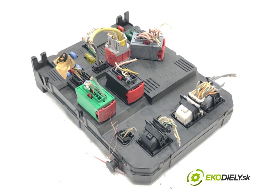 PEUGEOT 407 (6D_) 2004 - 2011    1.8 (6D6FZB) 85 kW [116 KM] benzyna 2004 - 2005  modul BSI 9655221080 (Pojistkové skříňky)