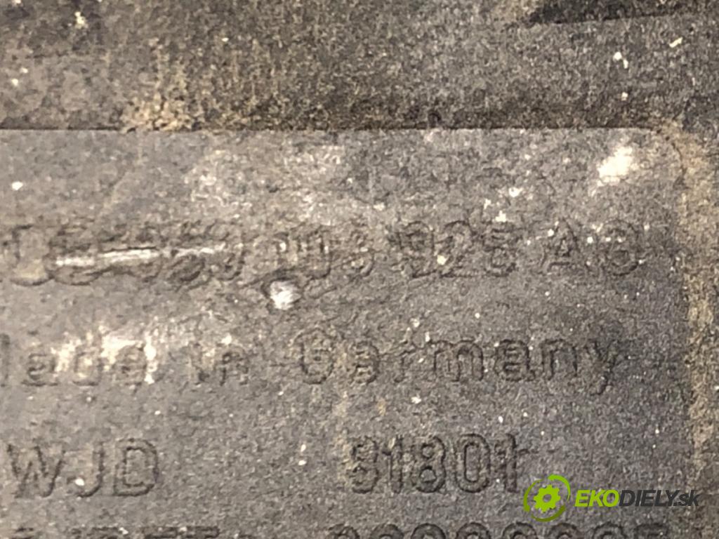 AUDI A4 B8 Avant (8K5) 2007 - 2015    2.0 TFSI flexible fuel quattro 132 kW [180 KM] Ben  kryt motora 06J103925AG (Kryty motora)