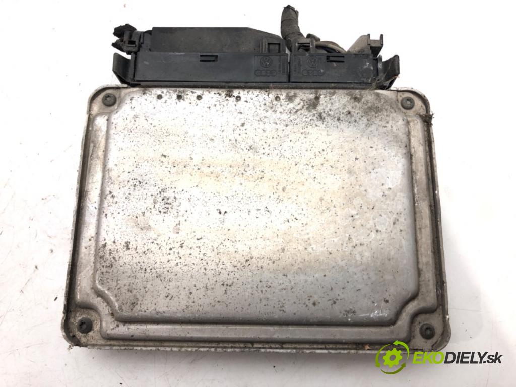 VW GOLF V (1K1) 2003 - 2010    1.4 16V 55 kW [75 KM] benzyna 2003 - 2006  riadiaca jednotka Motor 036906032AA 0261208045 (Riadiace jednotky)