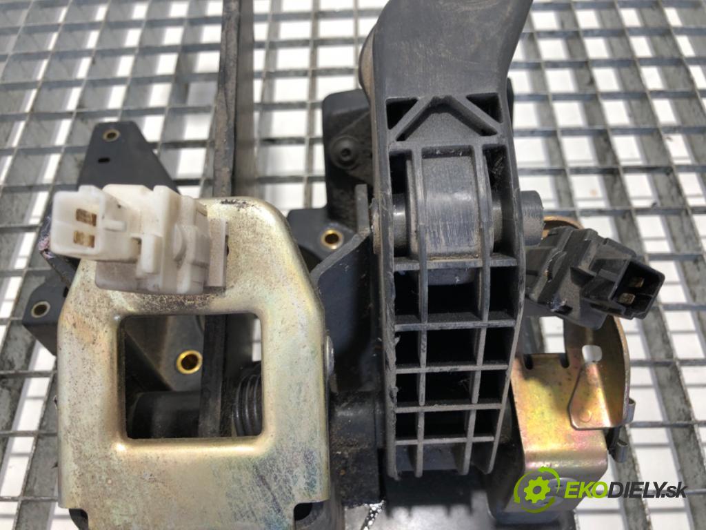 PEUGEOT BOXER Autobus (230P) 1994 - 2002    2.8 HDi 93 kW [126 KM] olej napędowy 2000 - 2001  PEDÁL:  (Pedále)