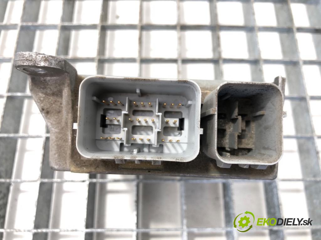 FORD TRANSIT Autobus (FD_ _, FB_ _, FS_ _, FZ_ _, FC_ _) 2000 - 2006    2.0 DI (F_E_, F_F_, F_G_) 63 kW [86 KM] olej napęd  senzor airbag YC1A-14B321-CC (Snímače)