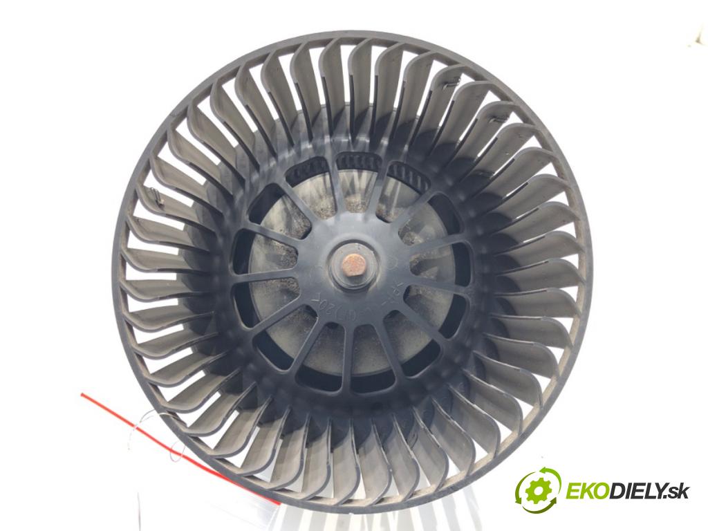 VOLVO V50 (545) 2003 - 2012    2.0 D 100 kW [136 KM] olej napędowy 2004 - 2010  ventilátor kúrenia 4M5H-18456-CD