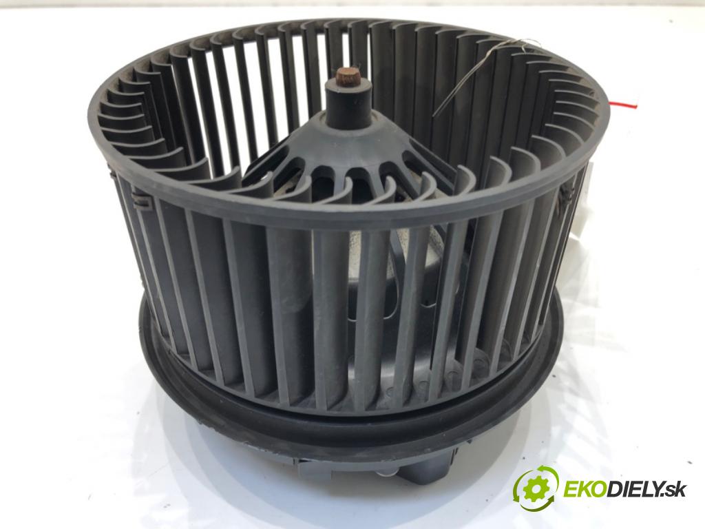 VOLVO V50 (545) 2003 - 2012    2.0 D 100 kW [136 KM] olej napędowy 2004 - 2010  ventilátor kúrenia 4M5H-18456-CD
