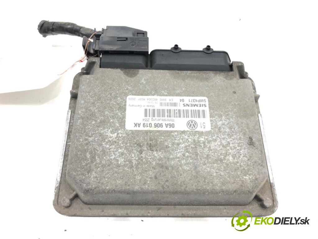 VW GOLF IV (1J1) 1997 - 2008    1.6 74 kW [100 KM] benzyna 1997 - 2004  riadiaca jednotka Motor 06A906019AK (Riadiace jednotky)