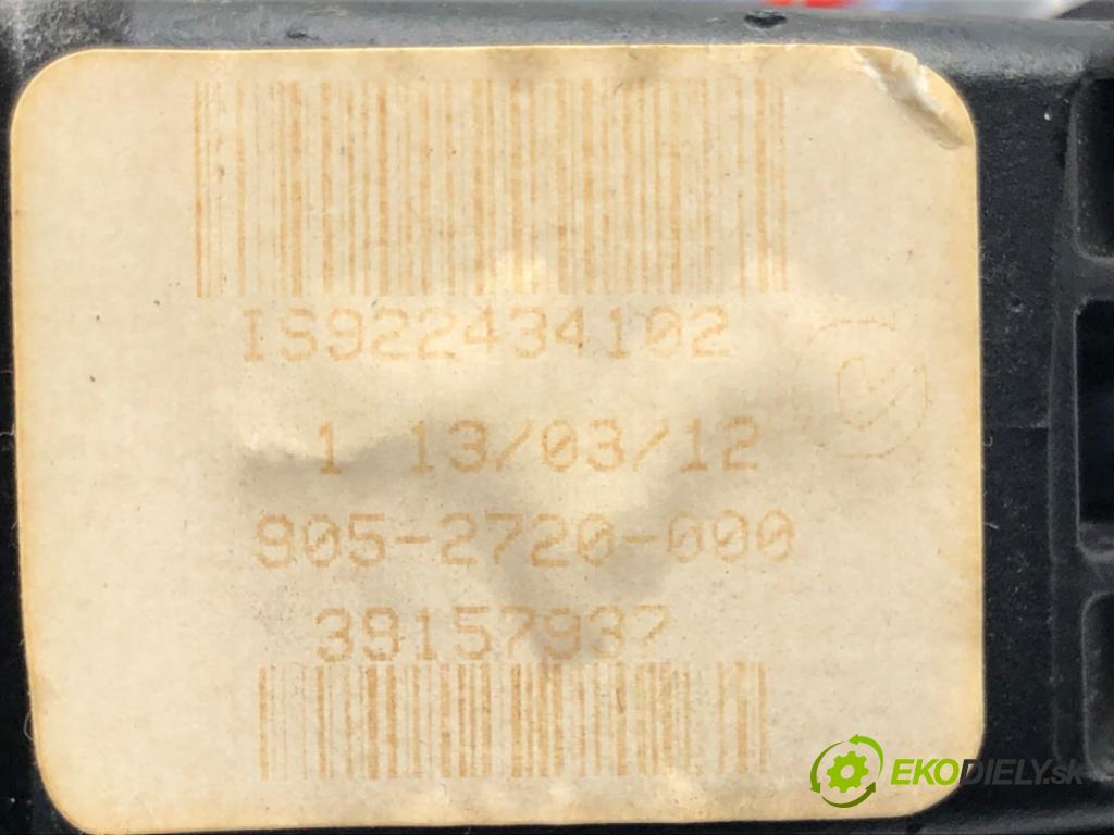 BMW 5 (F10) 2009 - 2016    528 i xDrive 180 kW [245 KM] benzyna 2011 - 2016  zpětné zrcátko vnitřní 9224341 (Světla vnitřní)