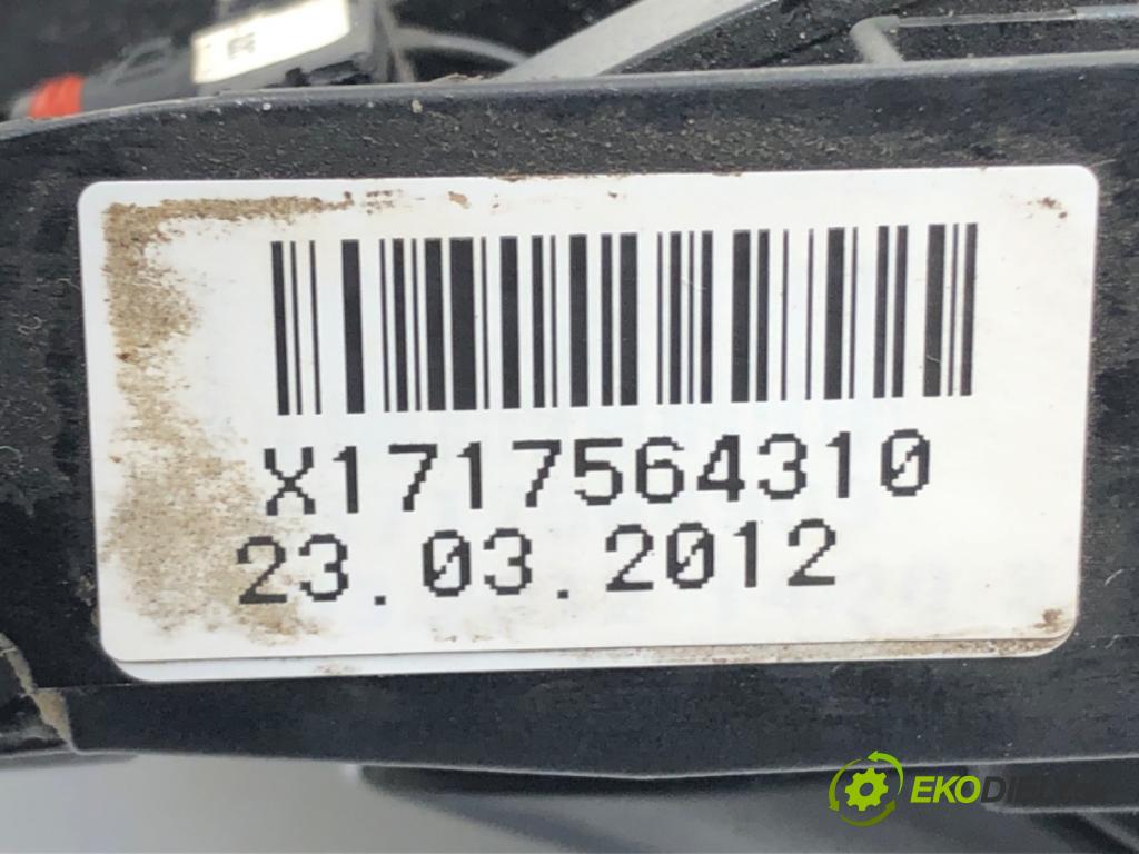 BMW 5 (F10) 2009 - 2016    528 i xDrive 180 kW [245 KM] benzyna 2011 - 2016  Kľučka vonkajšia ľavy predný
