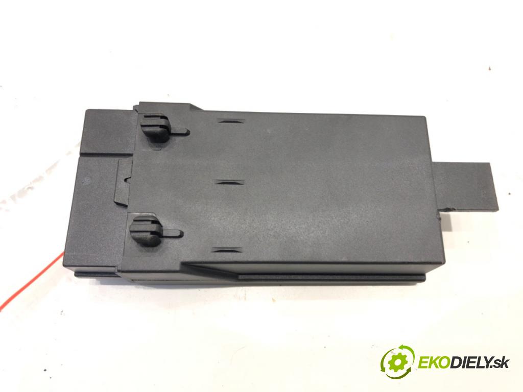 BMW 5 (F10) 2009 - 2016    528 i xDrive 180 kW [245 KM] benzyna 2011 - 2016  Modul sedačky 9216468
