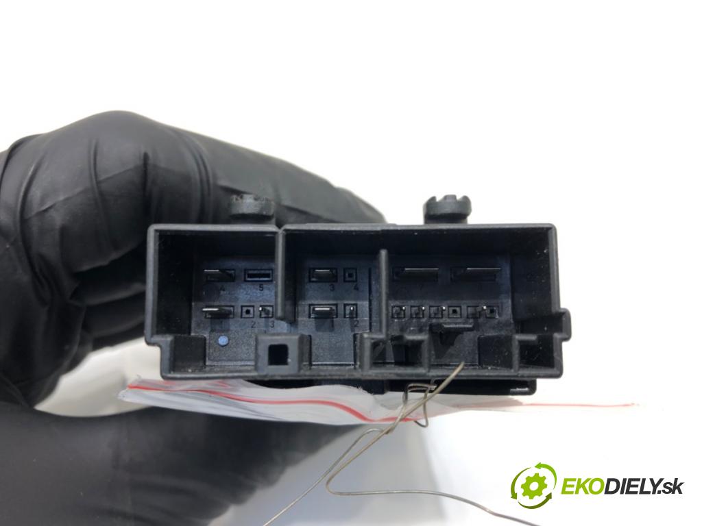 BMW 5 (F10) 2009 - 2016    528 i xDrive 180 kW [245 KM] benzyna 2011 - 2016  Modul sedačky 9216468