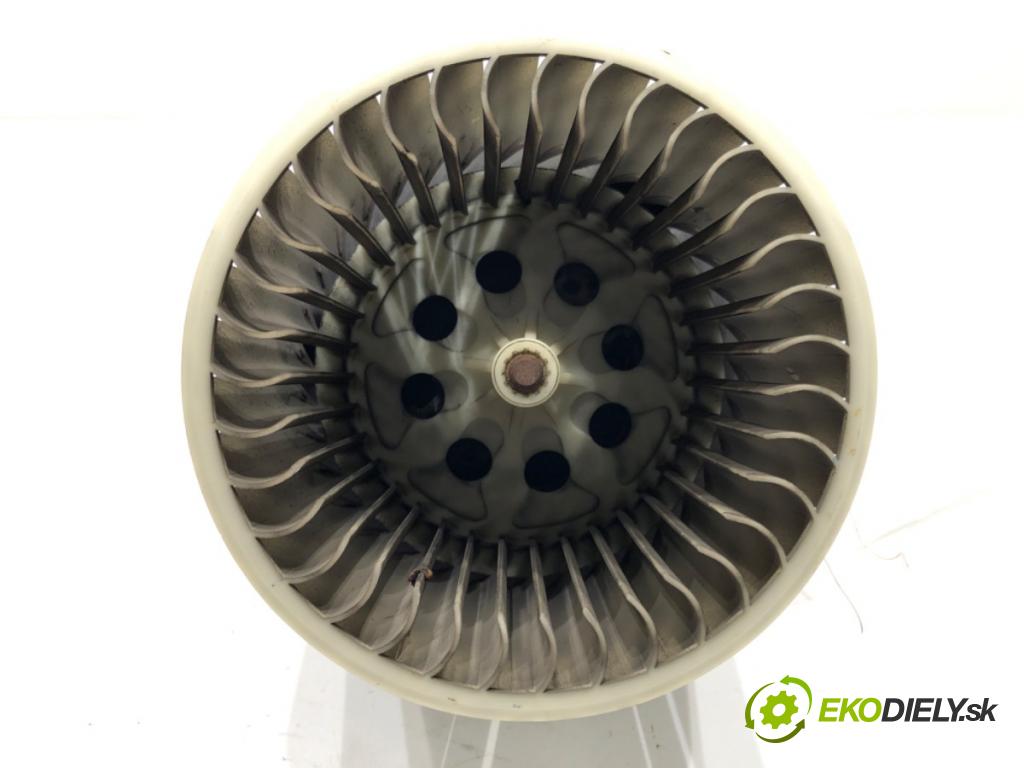 PEUGEOT 307 (3A/C) 2000 - 2012    1.4 HDi 50 kW [68 KM] olej napędowy 2001 - 2005  ventilátor kúrenia 