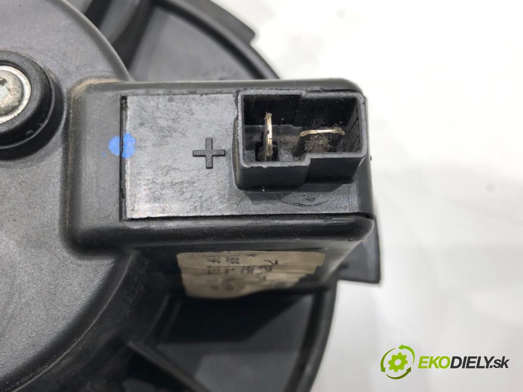 PEUGEOT 307 (3A/C) 2000 - 2012    1.4 HDi 50 kW [68 KM] olej napędowy 2001 - 2005  ventilátor kúrenia