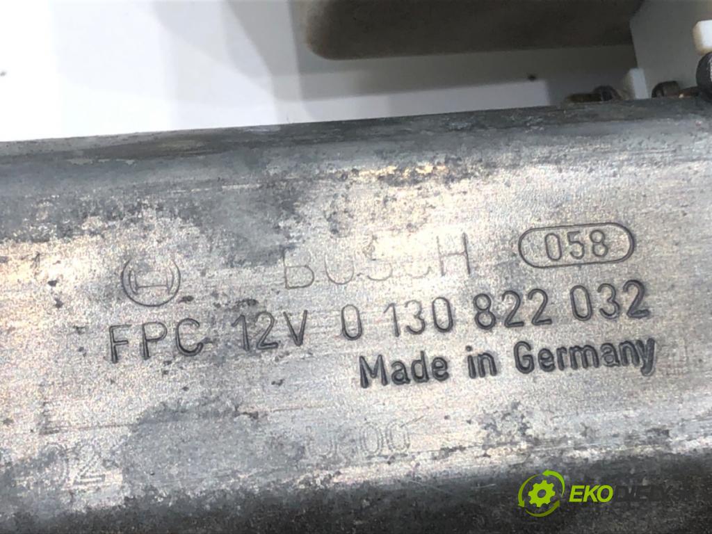 TOYOTA COROLLA (_E12_) 2001 - 2007    2.0 D-4D (CDE120R_, CDE120L_) 85 kW [116 KM] olej napędowy 2003 - 2007  mechanismus okna pravý přední část