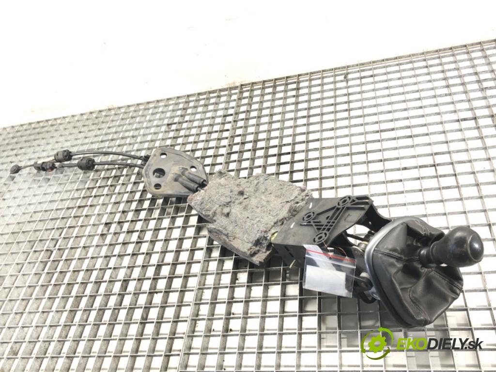 RENAULT SCÉNIC II (JM0/1_) 2003 - 2010    1.9 dCi (JM0G, JM12, JM1G, JM2C) 88 kW [120 KM] olej napędowy 2003 - 2006  Kulisa 8200520095 (Rýchlostné páky / kulisy)