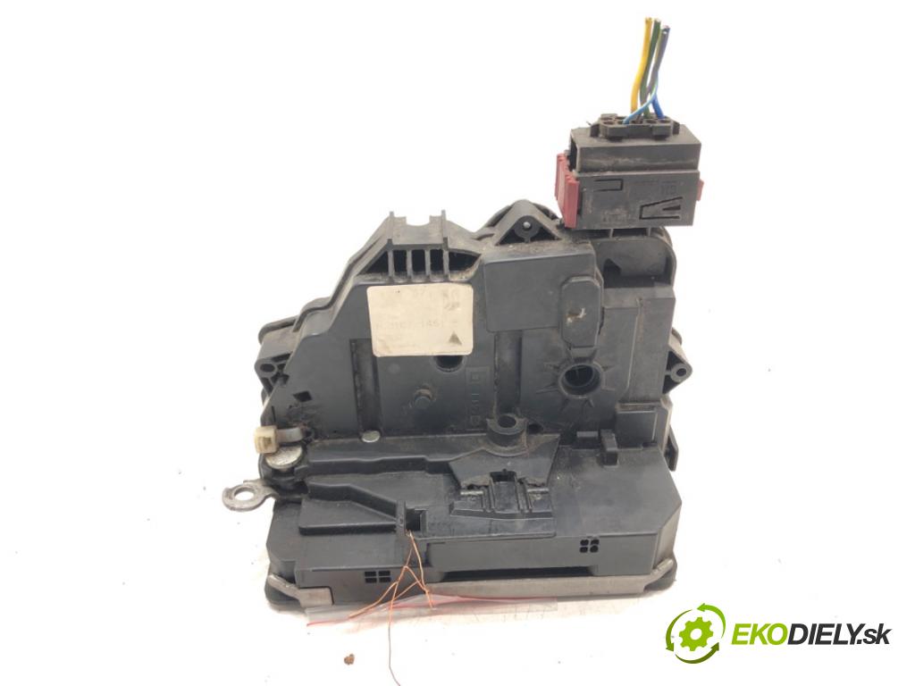 FIAT GRANDE PUNTO (199_) 2005 - 2022    1.4 (199AXB11, 199AXB1A, 199BXB1A, 199AXL1A) 57 kW [77 KM] benzyna 2005 - 2015  zámok dveře levý zadní část 51797571