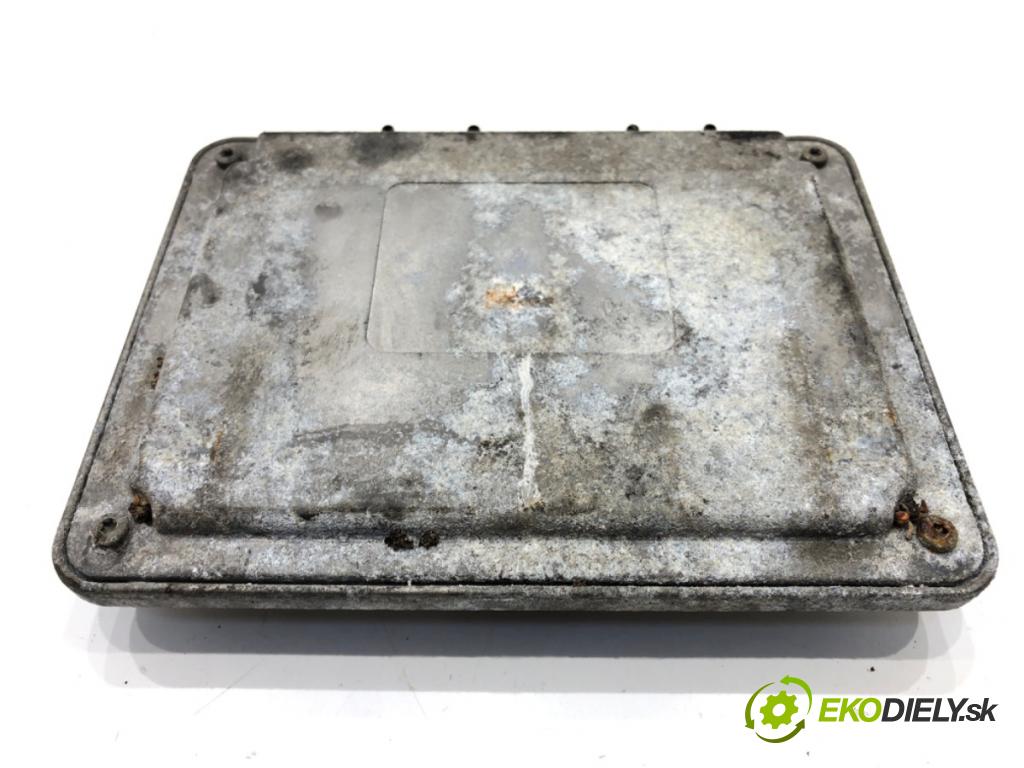 SKODA OCTAVIA I (1U2) 1996 - 2010    1.6 55 kW [75 KM] benzyna 1996 - 2004  riadiaca jednotka Motor 032906014E (Riadiace jednotky)