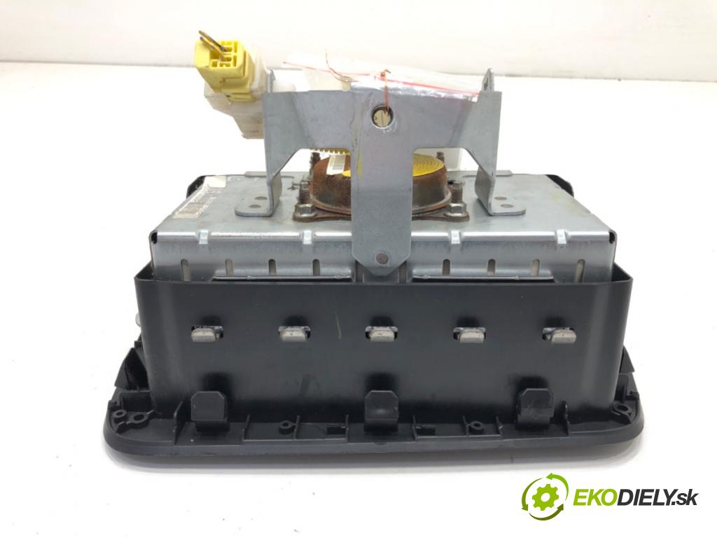 TOYOTA AYGO (_B1_) 2005 - 2014    1.0 (KGB10_) 50 kW [68 KM] benzyna 2005 - 2014  AirBag spolujazdca  (Airbagy)