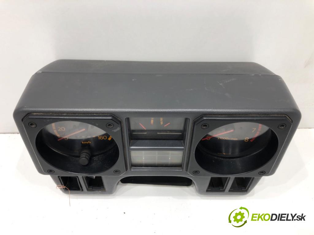 MITSUBISHI PAJERO I (L04_G, L14_G) 1982 - 1991    2.6 4WD (L042G, L047G) 76 kW [103 KM] benzyna 1983 - 1987  Prístrojovka MB716914 (Prístrojové dosky, displeje)