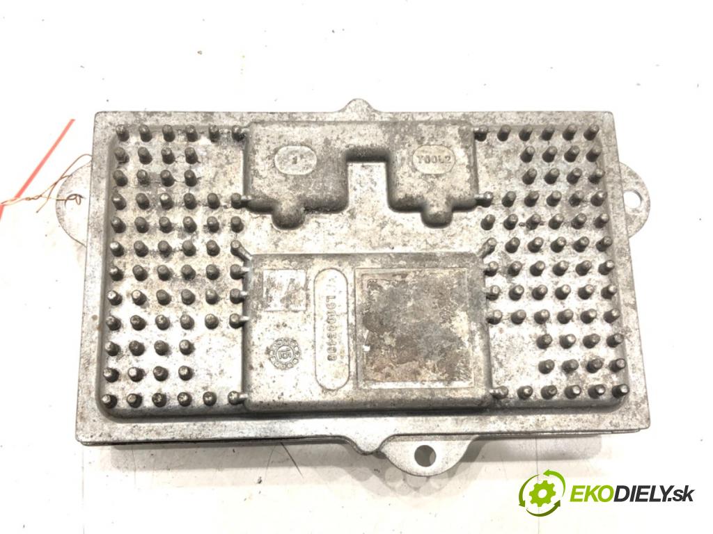 PEUGEOT 508 SW I (8E_) 2010 - 2018    1.6 HDi 85 kW [116 KM] olej napędowy 2014 - 2018  Menič XENON L90032783 (Riadiace jednotky xenónu)