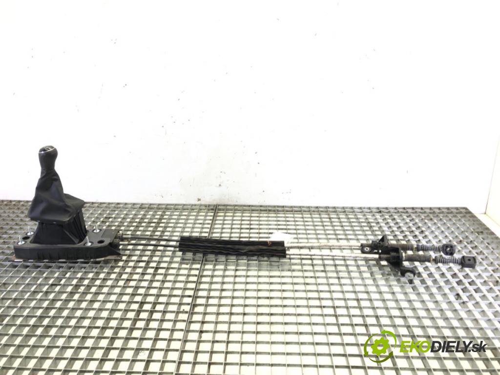 VW POLO VI (AW1, BZ1, AE1) 2017 - 2022    1.0 48 kW [65 KM] benzyna 2017 - 2022  Kulisa 2Q0711049J (Rýchlostné páky / kulisy)