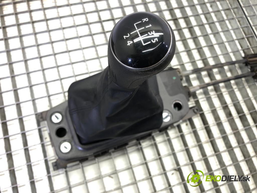 VW POLO VI (AW1, BZ1, AE1) 2017 - 2022    1.0 48 kW [65 KM] benzyna 2017 - 2022  Kulisa 2Q0711049J (Rýchlostné páky / kulisy)