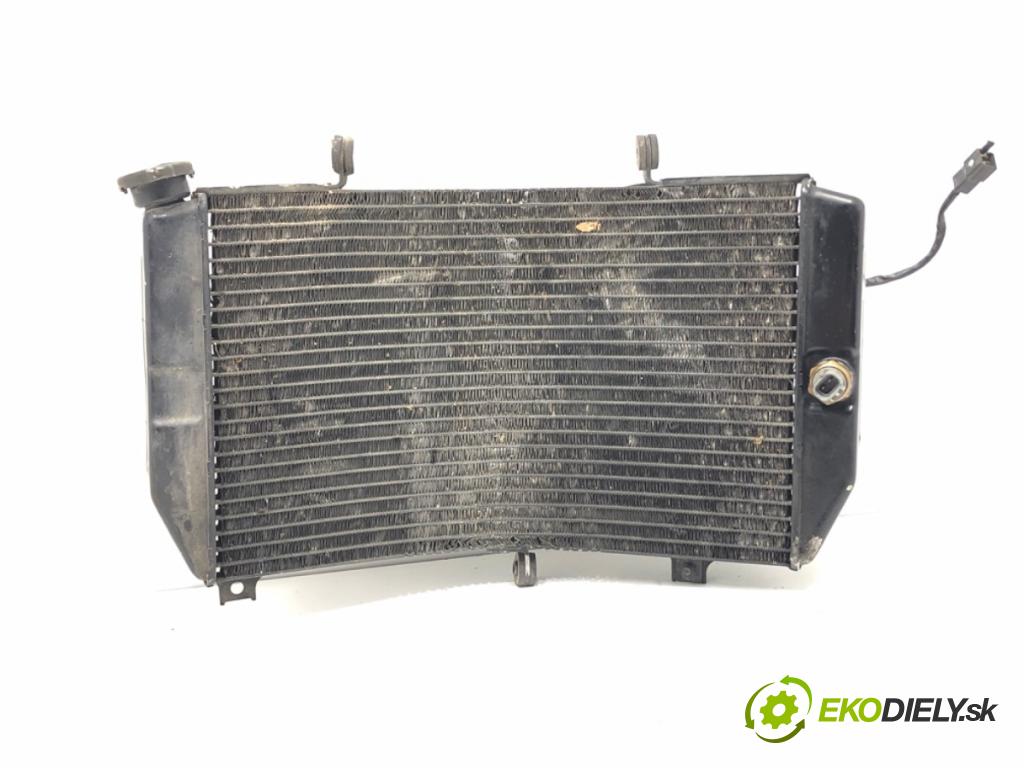 SUZUKI GSX-R 600    600 CM3 81kW (110KM)  Chladič vody Ventilátor 122750-6070