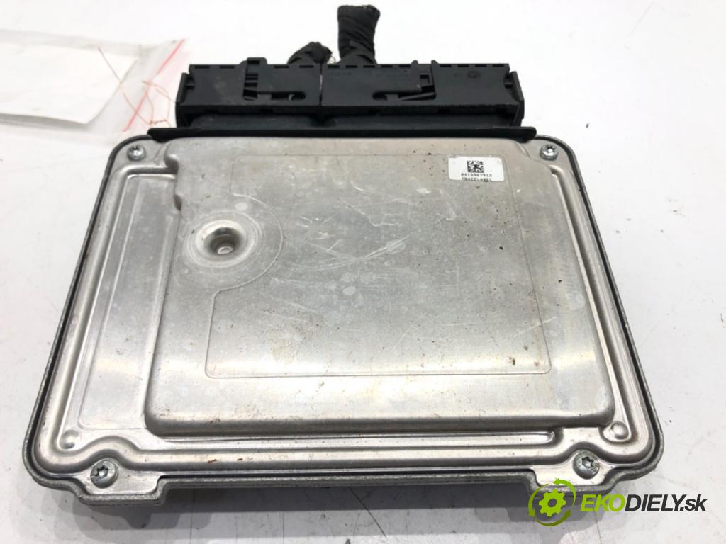 VW GOLF PLUS V (5M1, 521) 2004 - 2013    1.9 TDI 77 kW [105 KM] olej napędowy 2005 - 2009  riadiaca jednotka Motor 03G906021QK (Riadiace jednotky)