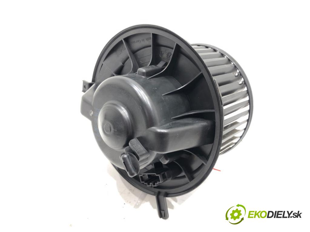 VW GOLF V (1K1) 2003 - 2010    1.6 75 kW [102 KM] benzyna 2004 - 2008  ventilátor kúrenia 983226W