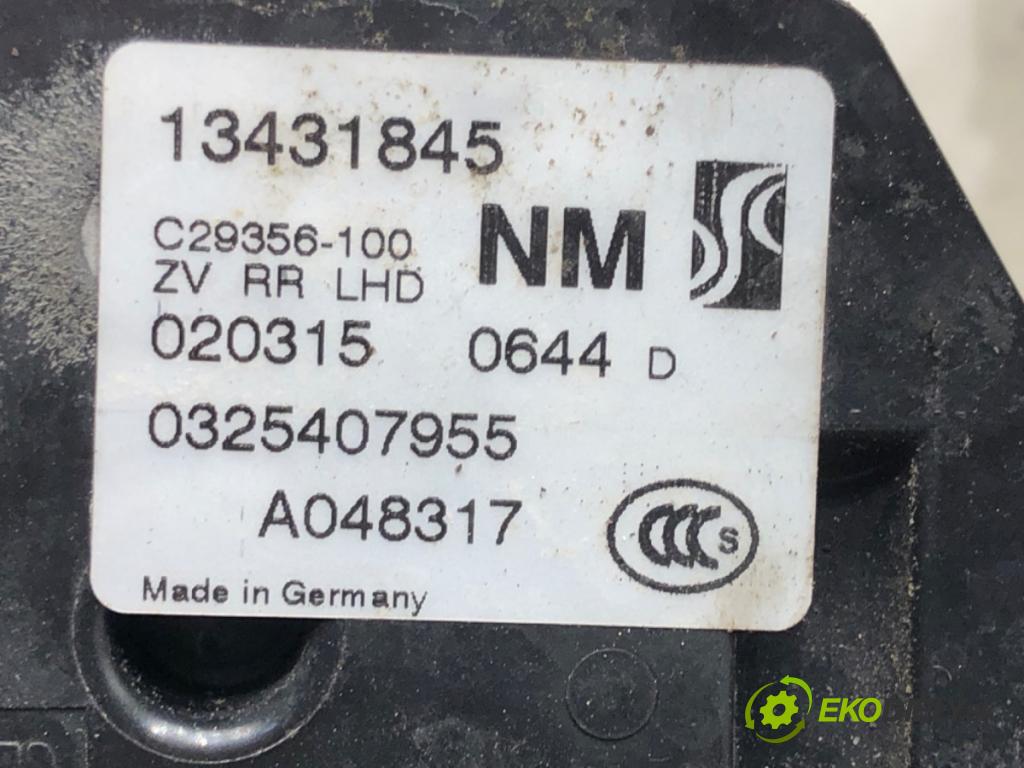 OPEL CORSA E (X15) 2014 - 2022    1.4 (08, 68) 66 kW [90 KM] benzyna 2014 - 2022  zámok dveře pravý zadní část 13431845
