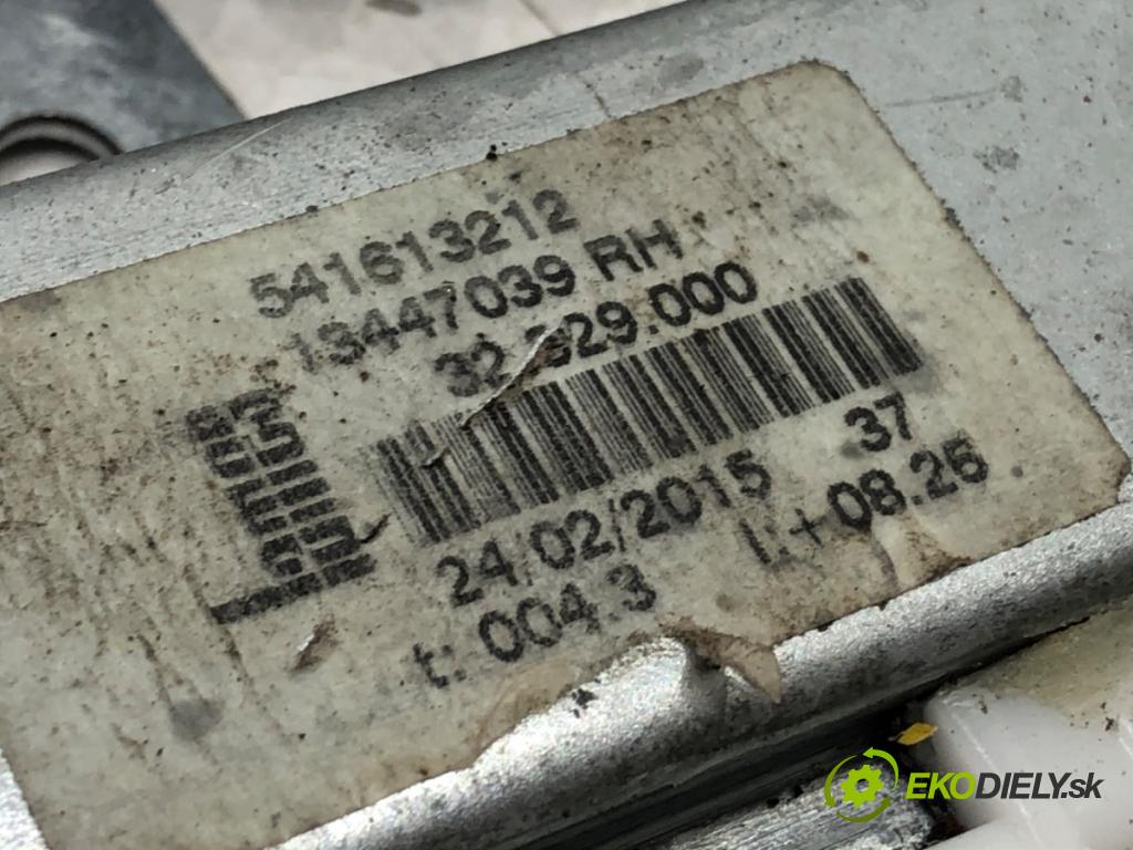 OPEL CORSA E (X15) 2014 - 2022    1.4 (08, 68) 66 kW [90 KM] benzyna 2014 - 2022  mechanismus okna pravý přední část 13447039