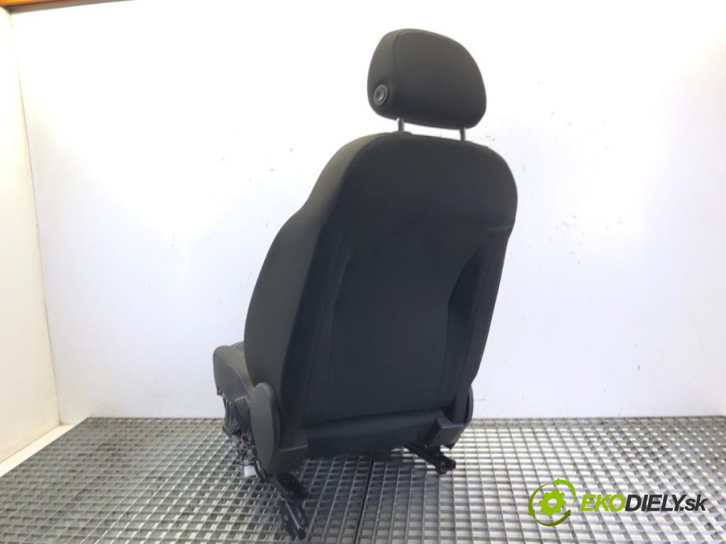 OPEL CORSA E (X15) 2014 - 2022    1.4 (08, 68) 66 kW [90 KM] benzyna 2014 - 2022  Sedadlo pravy predný