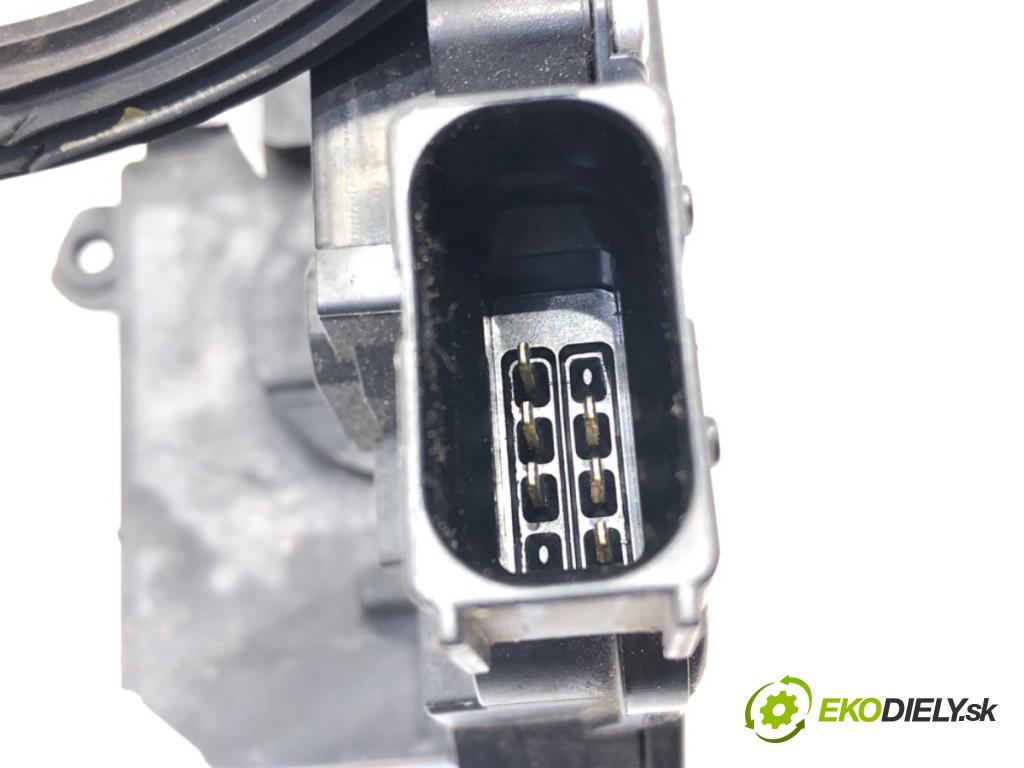 OPEL CORSA E (X15) 2014 - 2022    1.4 (08, 68) 66 kW [90 KM] benzyna 2014 - 2022  zámok dveře levý přední část 13431841