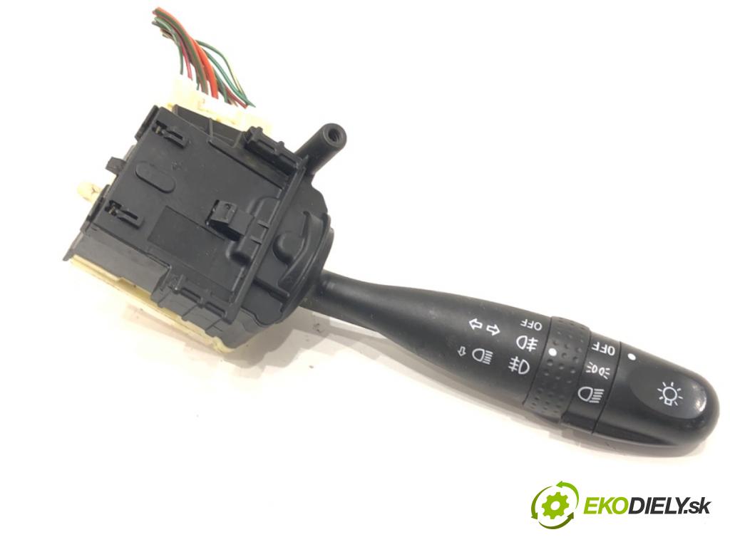 TOYOTA COROLLA (_E12_) 2001 - 2007    1.8 VVTL-i TS (ZZE123) 141 kW [192 KM] benzyna 2001 - 2007  Prepínač smeroviek  (Prepínače, spínače, tlačidlá a ovládače kúrenia)