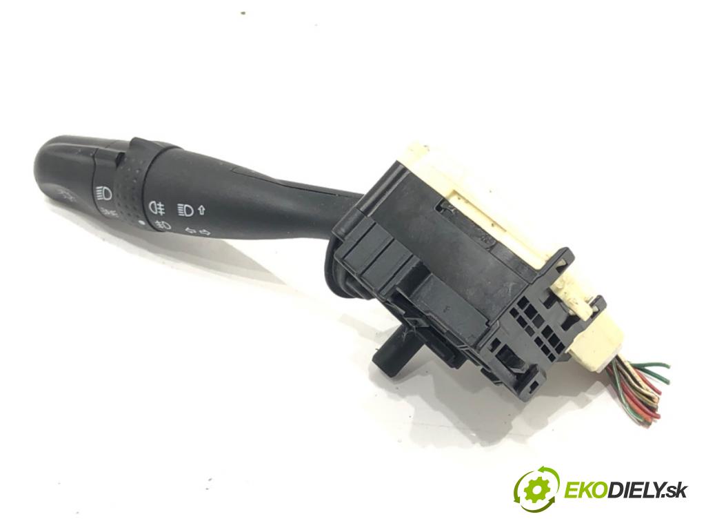 TOYOTA COROLLA (_E12_) 2001 - 2007    1.8 VVTL-i TS (ZZE123) 141 kW [192 KM] benzyna 2001 - 2007  Prepínač smeroviek  (Prepínače, spínače, tlačidlá a ovládače kúrenia)