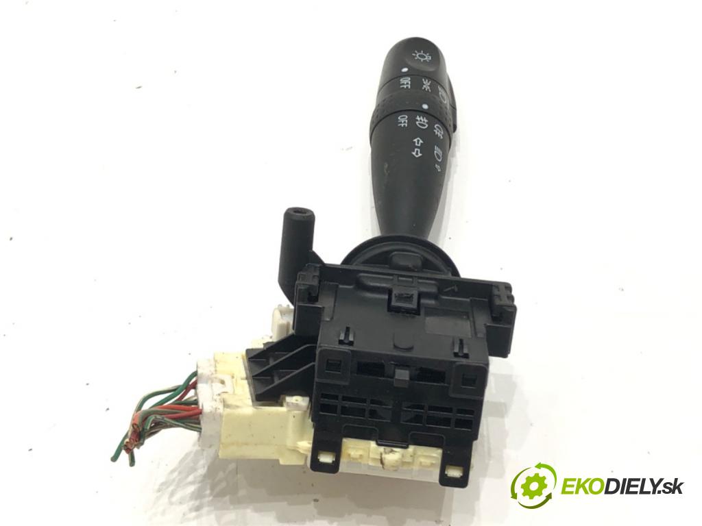 TOYOTA COROLLA (_E12_) 2001 - 2007    1.8 VVTL-i TS (ZZE123) 141 kW [192 KM] benzyna 2001 - 2007  Prepínač smeroviek  (Prepínače, spínače, tlačidlá a ovládače kúrenia)