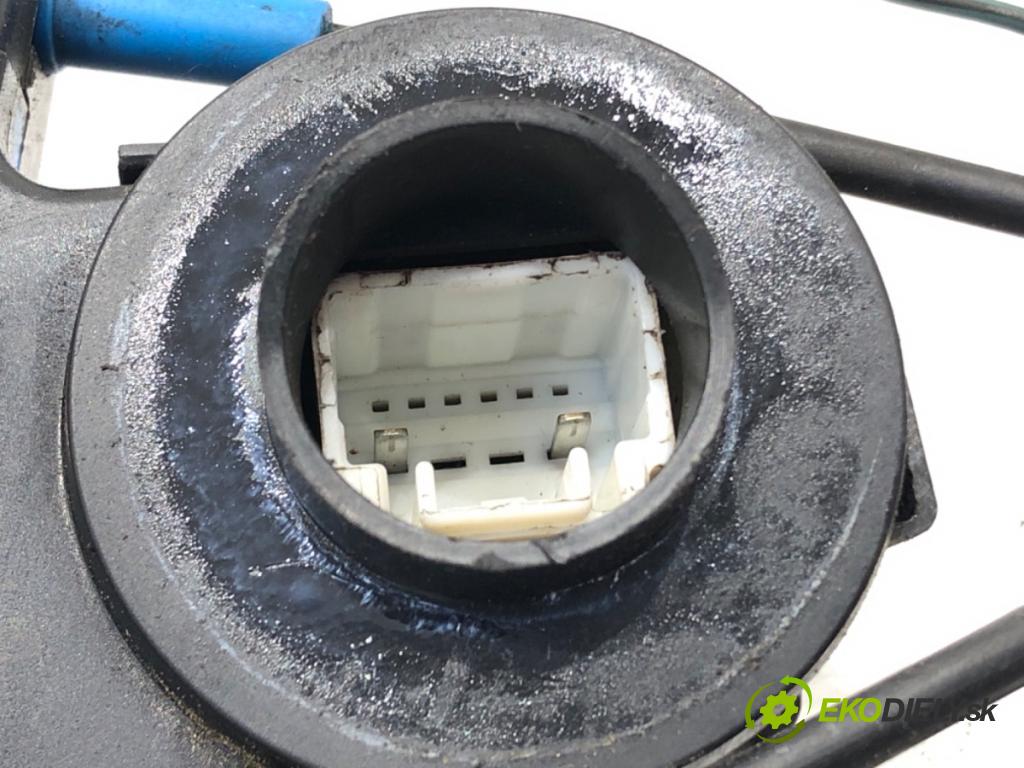 TOYOTA AVENSIS Kombi (_T25_) 2003 - 2008    2.2 D-CAT (ADT251_) 130 kW [177 KM] olej napędowy 2005 - 2008  zámok dveře pravý zadní část