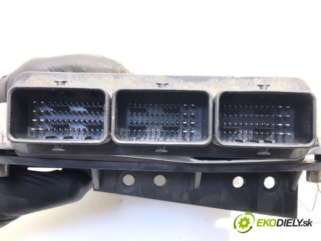JAGUAR XF I (X250) 2008 - 2015    2.7 D 152 kW [207 KM] olej napędowy 2008 - 2015  riadiaca jednotka Motor 8X2Q-12A650-KAF (Riadiace jednotky)