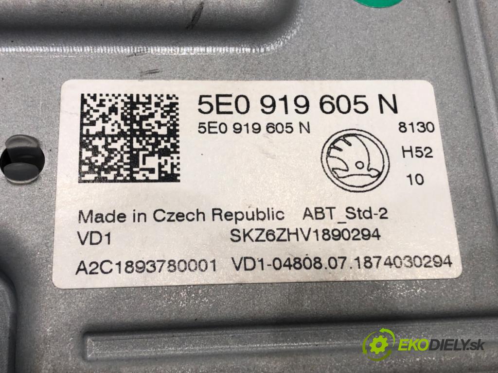 SKODA OCTAVIA III (5E3, NL3, NR3) 2012 - 2022    1.6 TDI 85 kW [115 KM] olej napędowy 2017 - 2022  Dislpej Navigácia 5E0919605N (Prístrojové dosky, displeje)