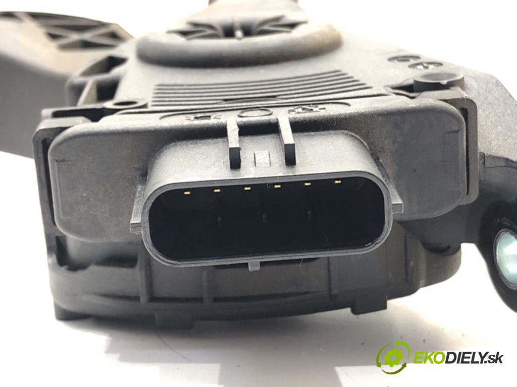 AUDI Q5 (8RB) 2008 - 2017    3.0 TDI quattro 180 kW [245 KM] olej napędowy 2012 - 2017  Potenciometer plynového pedálu 8K1723523A (Pedále)