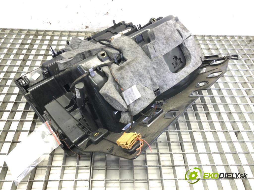 AUDI Q5 (8RB) 2008 - 2017    3.0 TDI quattro 180 kW [245 KM] olej napędowy 2012 - 2017  Priehradka, kastlík spolujazdca  (Priehradky, kastlíky)