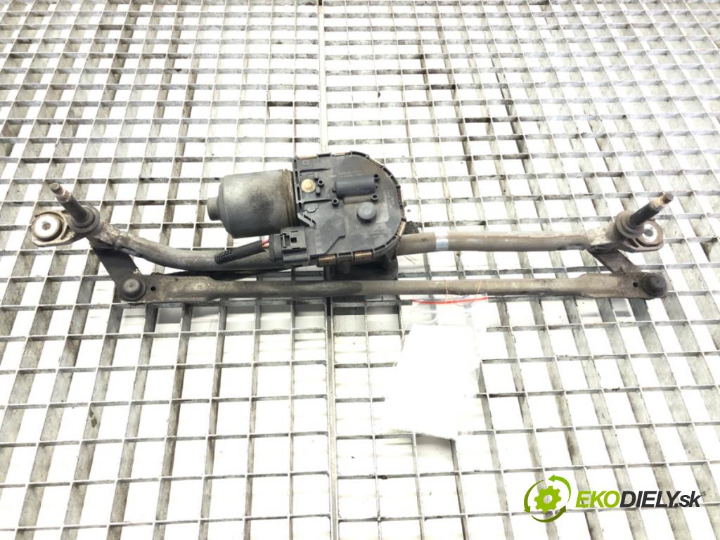 AUDI Q5 (8RB) 2008 - 2017    3.0 TDI quattro 180 kW [245 KM] olej napędowy 2012 - 2017  Mechanizmus stieračov predný 8R1955023D (Motorčeky stieračov predné)