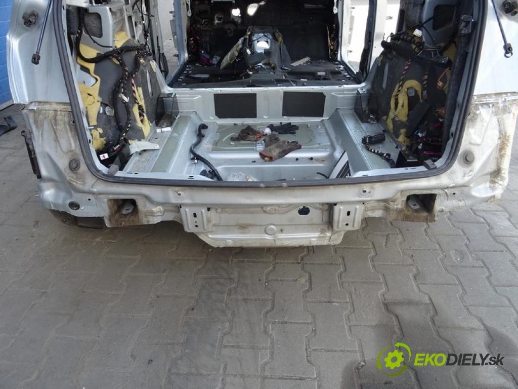 AUDI Q5 (8RB) 2008 - 2017    3.0 TDI quattro 180 kW [245 KM] olej napędowy 2012 - 2017  KAROSERIA ČTVRŤÁK levá strana pravá přední část PODŁUŻNICA prahy střecha