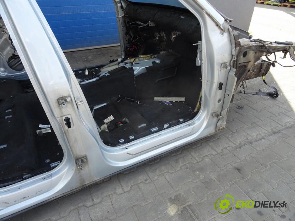 AUDI Q5 (8RB) 2008 - 2017    3.0 TDI quattro 180 kW [245 KM] olej napędowy 2012 - 2017  KAROSERIA ČTVRŤÁK levá strana pravá přední část PODŁUŻNICA prahy střecha