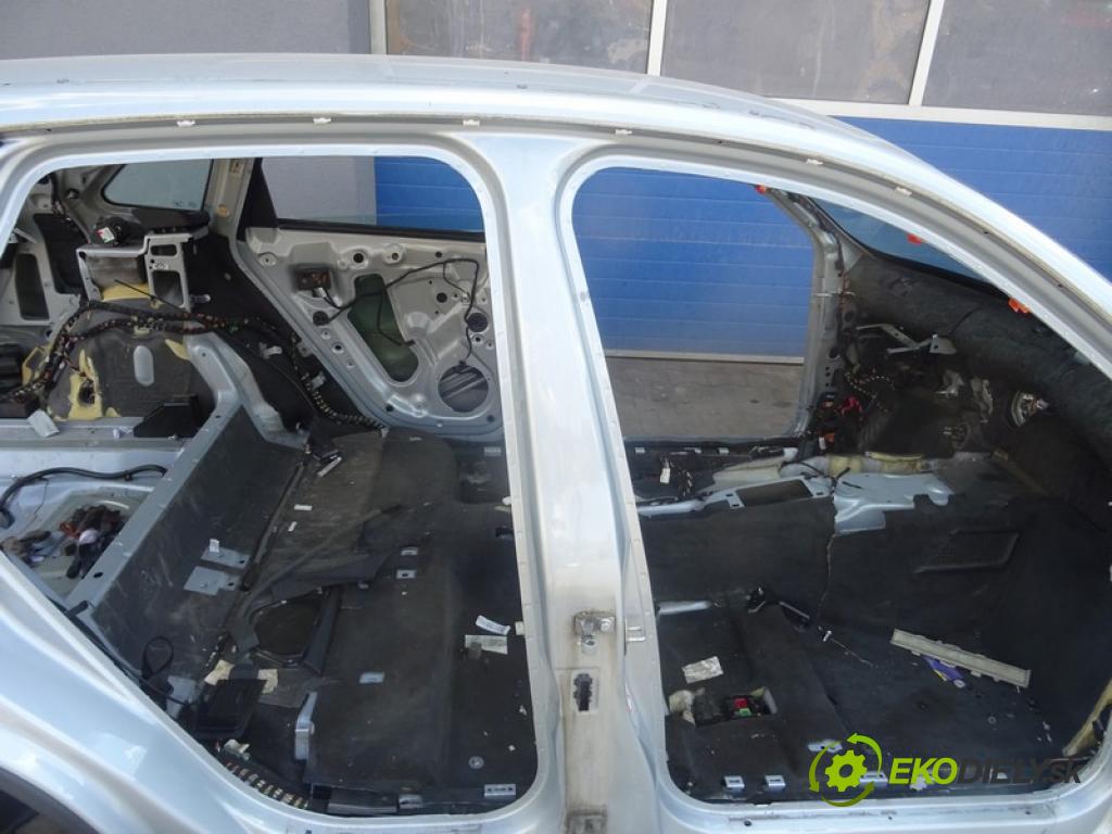 AUDI Q5 (8RB) 2008 - 2017    3.0 TDI quattro 180 kW [245 KM] olej napędowy 2012 - 2017  KAROSERIA ČTVRŤÁK levá strana pravá přední část PODŁUŻNICA prahy střecha