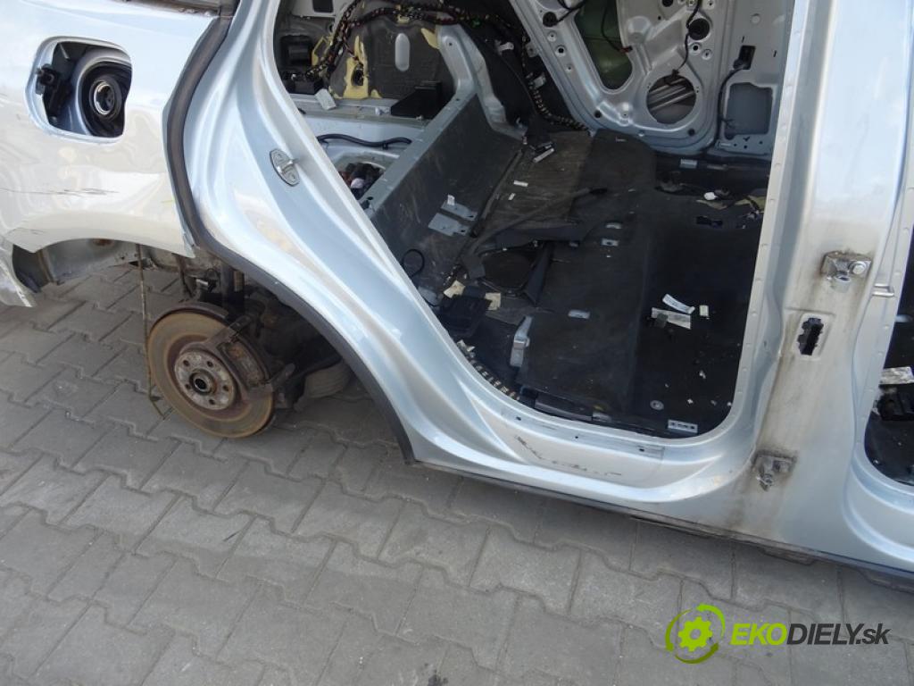 AUDI Q5 (8RB) 2008 - 2017    3.0 TDI quattro 180 kW [245 KM] olej napędowy 2012 - 2017  KAROSERIA ČTVRŤÁK levá strana pravá přední část PODŁUŻNICA prahy střecha