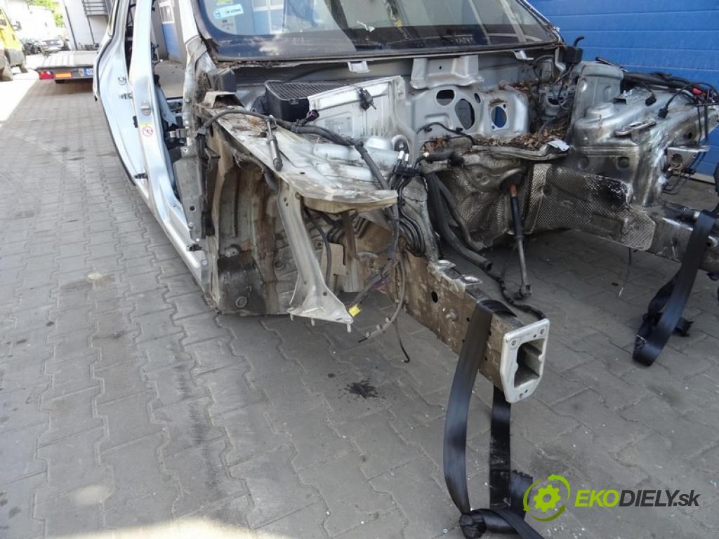 AUDI Q5 (8RB) 2008 - 2017    3.0 TDI quattro 180 kW [245 KM] olej napędowy 2012 - 2017  KAROSERIA ČTVRŤÁK levá strana pravá přední část PODŁUŻNICA prahy střecha